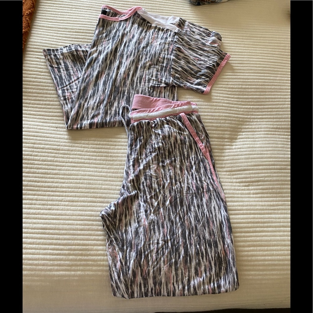 Vera Wang Pajama Set